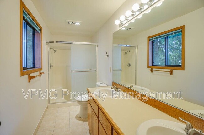Building Photo - 4017 NE 157th Ave
