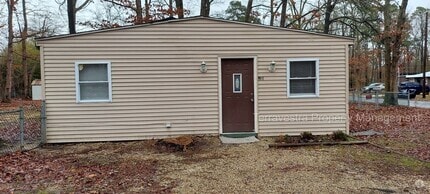 Building Photo - 3 Bed Bungalow in Millville. Eligible for ...