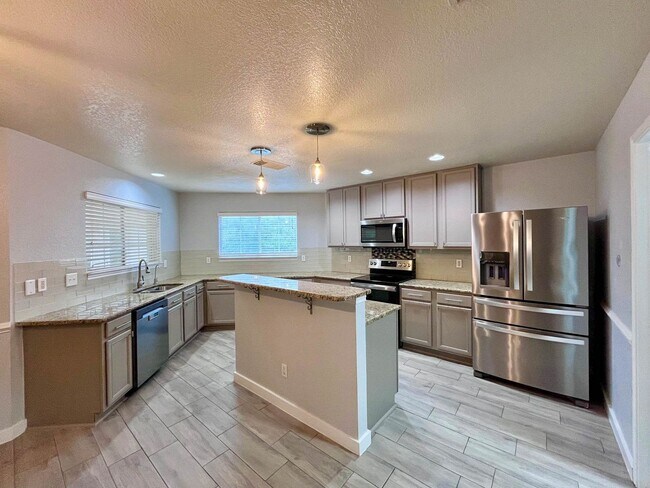 Building Photo - 11205 Forest Pass Ct