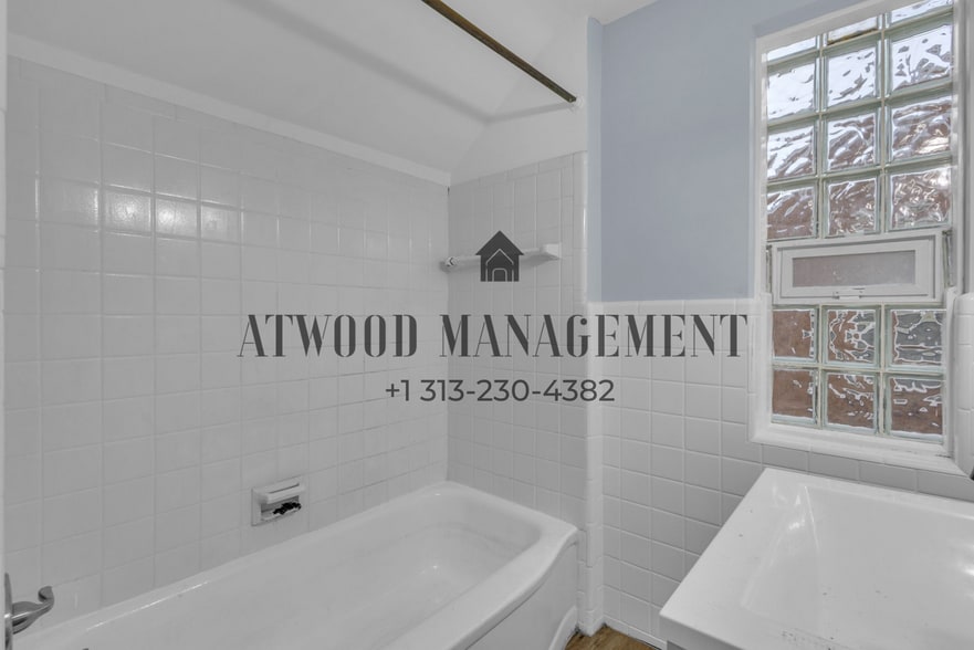 Building Photo - This beautifully updated 4-bedroom, 2-bath single-family home is ready for move-in!