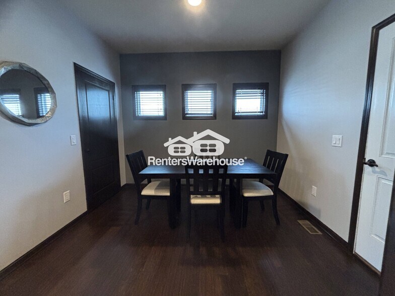 Building Photo - 9175 Coneflower Dr