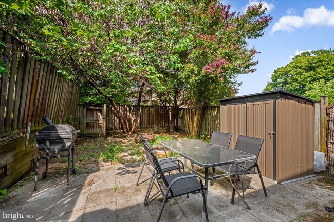 Building Photo - 2302 Wineberry Terrace