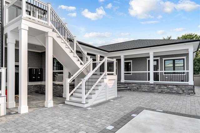 Building Photo - 204 E Primrose Rd