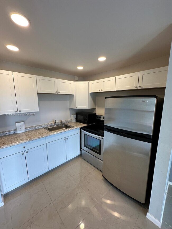 Primary Photo - 37 Brighton A