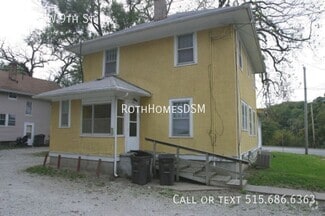 Building Photo - 2203 SW 9th St