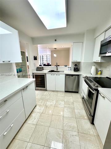 Building Photo - 5757 Collins Ave
