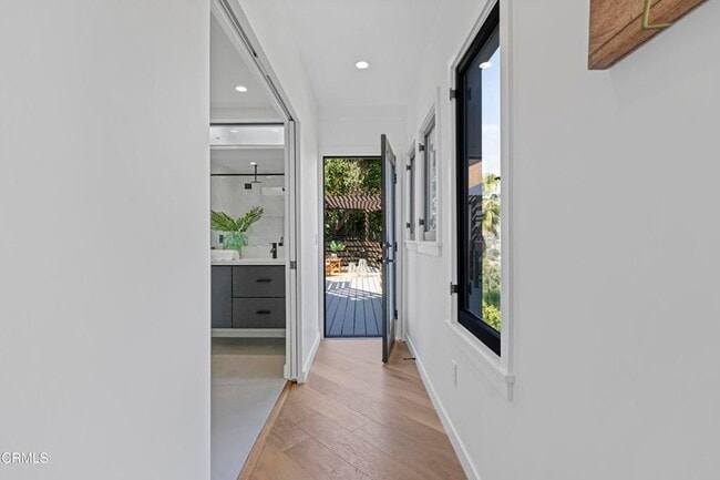 Building Photo - 4480 Sunnycrest Dr