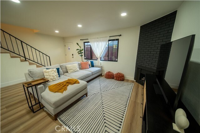 Building Photo - 4229 W Rosecrans Ave