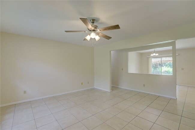 Building Photo - 950 Landsdowne Dr