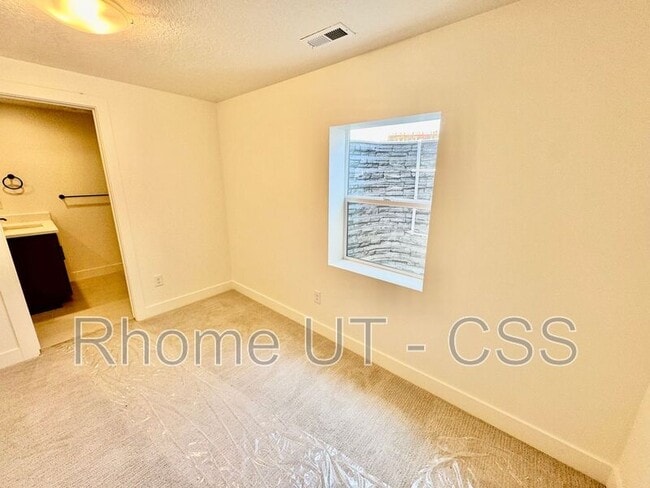 Building Photo - 1489 Creek Ln