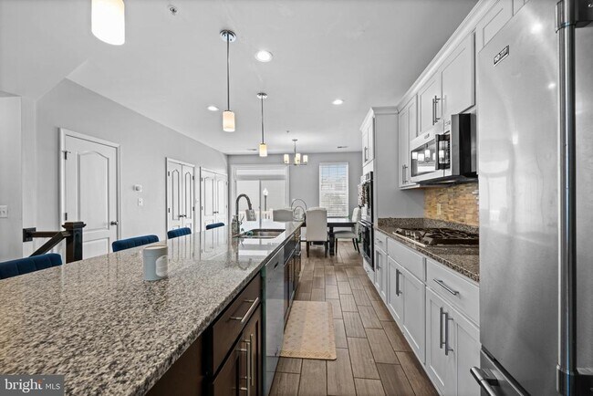 Building Photo - 10607 Meridian Hill Way