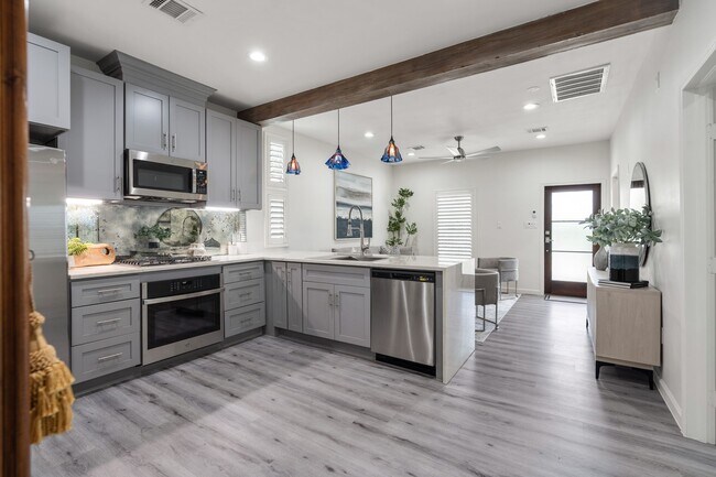 Building Photo - 1116 Nadine St