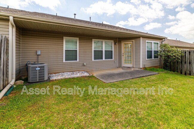 Building Photo - 8613 Little Field Way