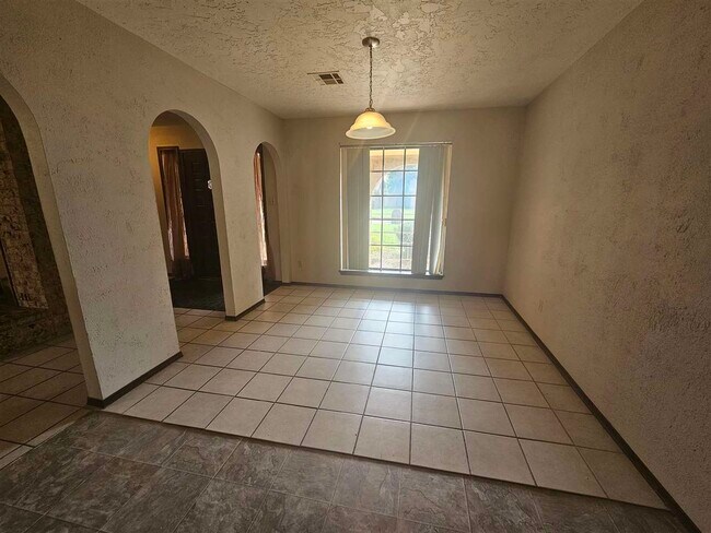 Building Photo - 104 SW 74th St
