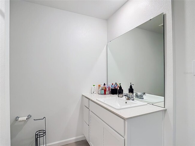 Building Photo - 2526 Aveeno Ave