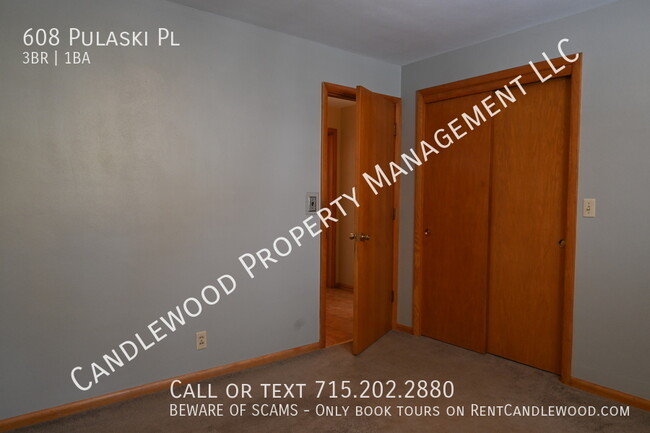 Building Photo - Pet Friendly 3 Bedroom Single Family Home ...