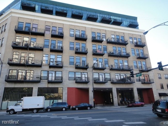 Primary Photo - 1645 W Jackson Blvd