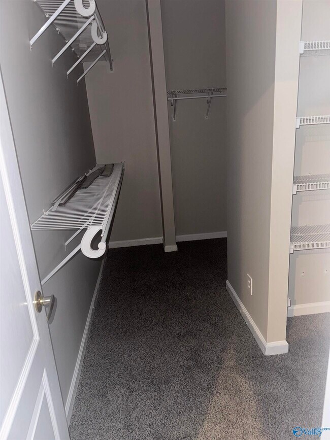 Building Photo - 113 Montrose Dr