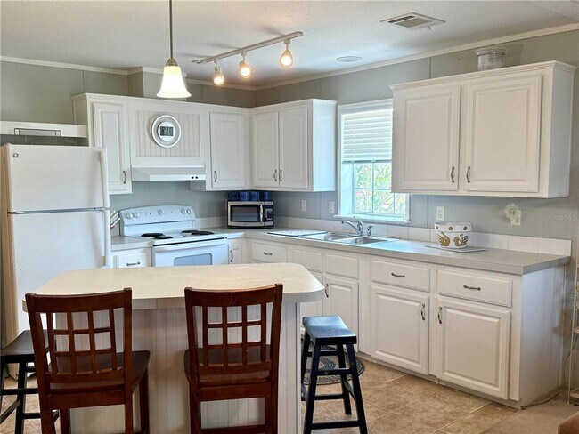 Building Photo - 5161 Boca Raton Ave