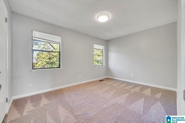 Building Photo - 5530 St James St