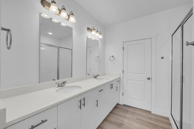 Building Photo - Desert Color Delight!