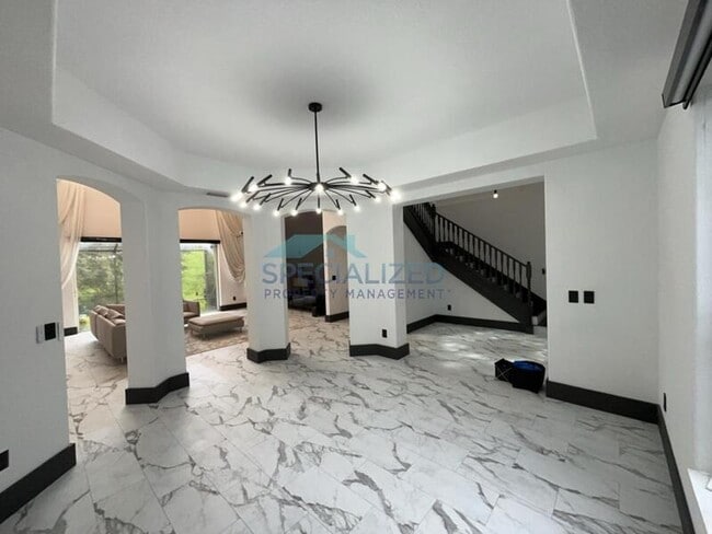 Building Photo - 8131 Vineland Oaks Blvd