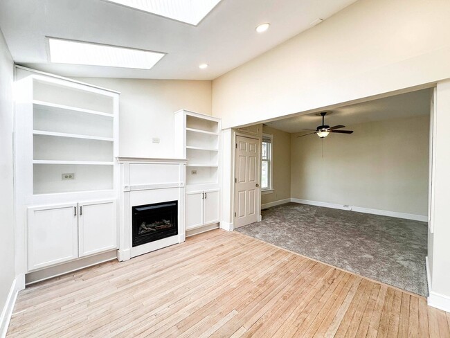 Building Photo - 502 Chestnut St