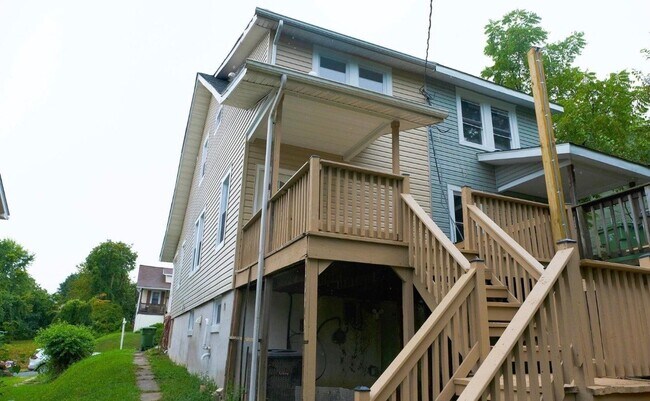 Building Photo - 4302 Woodlea Ave