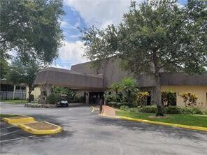 Building Photo - 301 Cambridge Rd