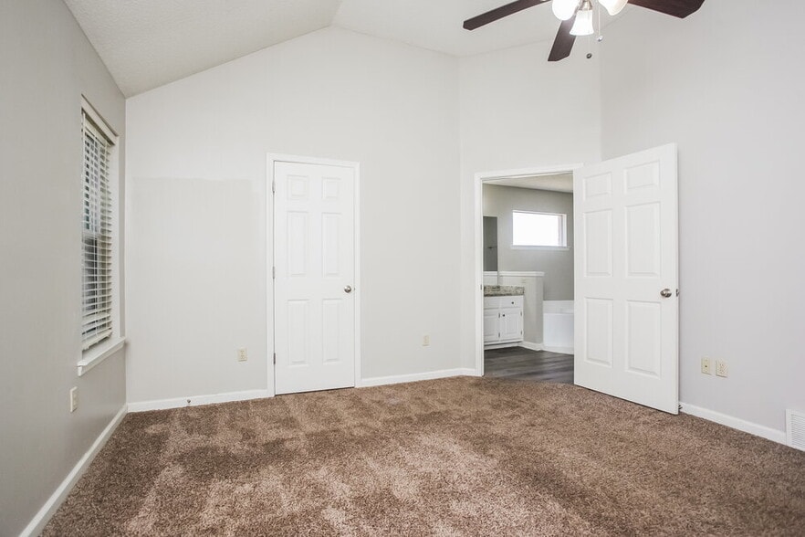 Building Photo - 5822 Michaelson Dr