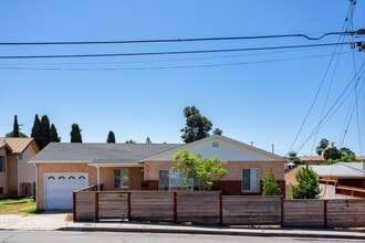 Building Photo - Charming San Diego Home with Large Backyard!