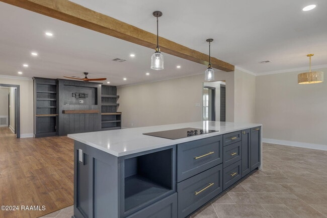 Building Photo - 300 Robert Lee Cir