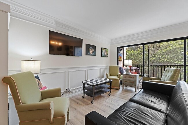 Building Photo - 1605 S US Hwy 1