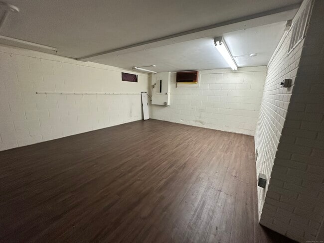 Building Photo - 91 Bailey Ln