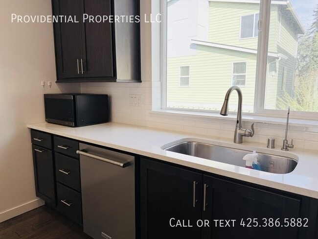 Building Photo - 14669 36th Ave NE