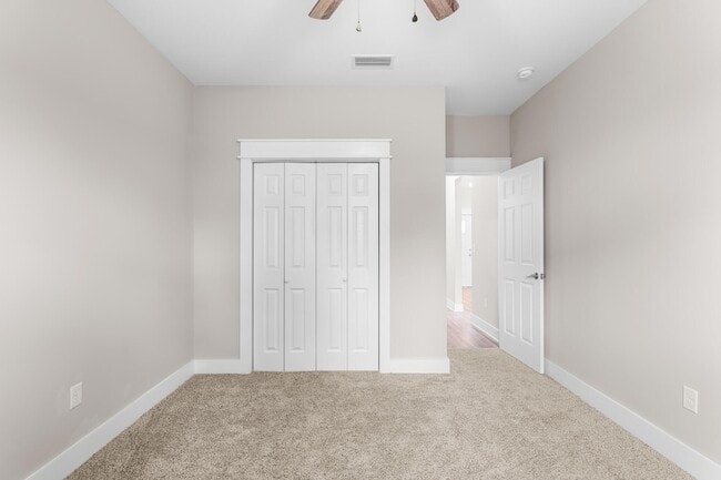 Building Photo - 5 Romana Ln