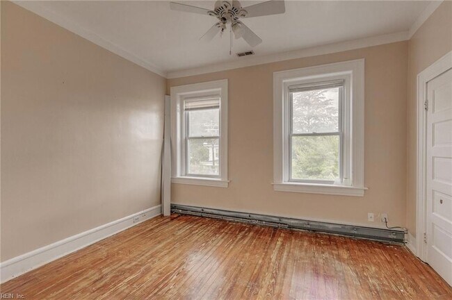 Building Photo - 3901 Newport Ave