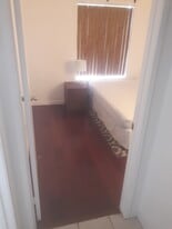 Building Photo - 2339 Lillyvale Ave