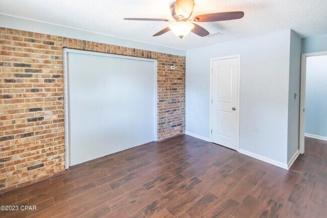 Building Photo - 403 E Gulf Blvd