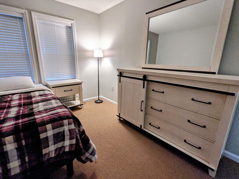 Building Photo - 58 Branch Tpke