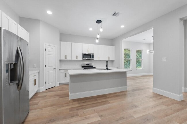 Building Photo - 478 Stephen F Austin Dr