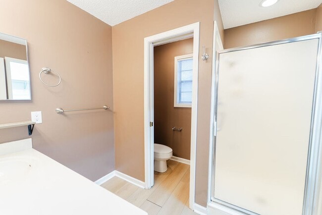 Building Photo - Charming 3 bedroom, 2 bath home that has been updated and is ready to be called home! This home h...