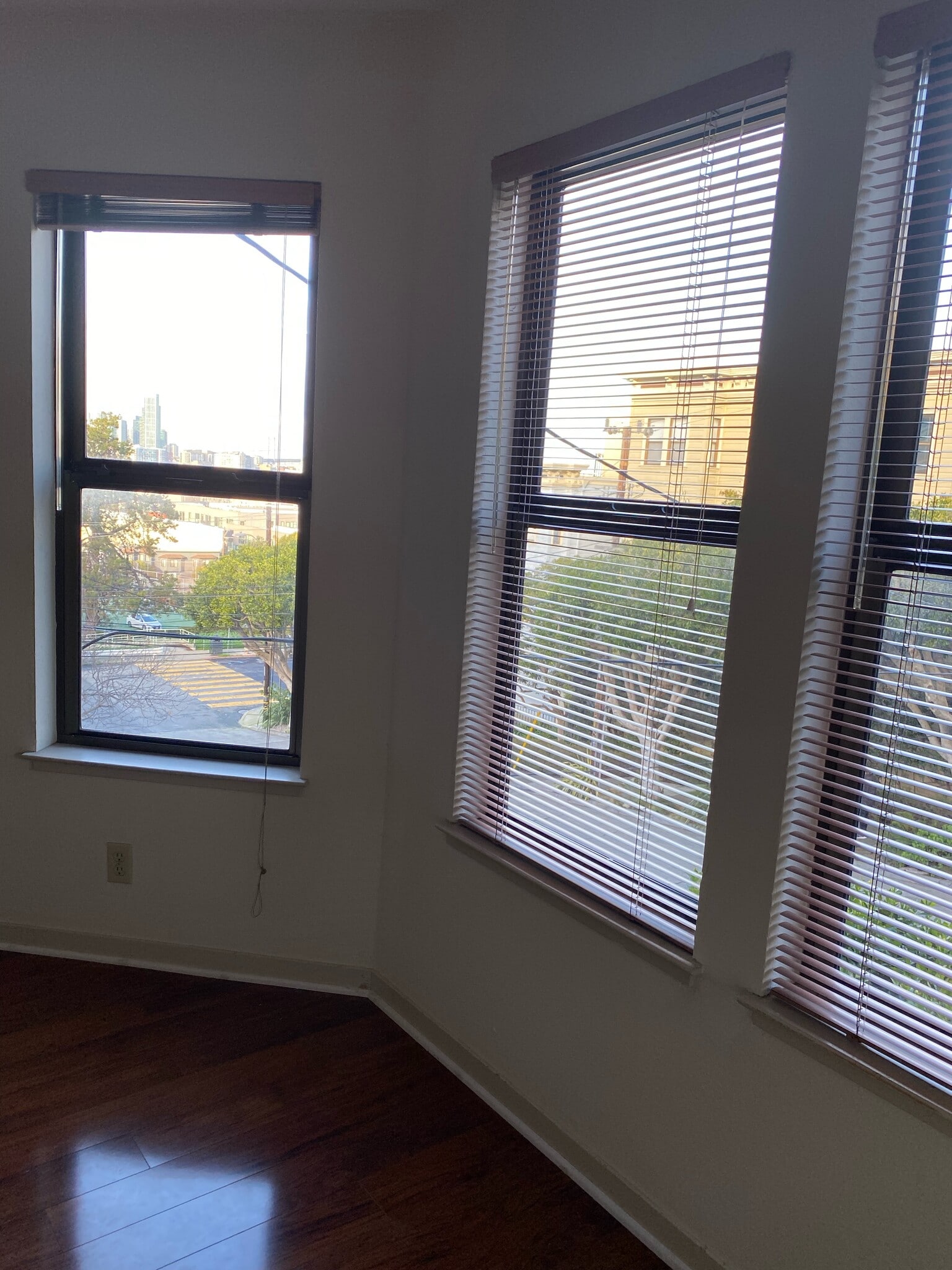 LIVING ROOM - 630 Carolina St