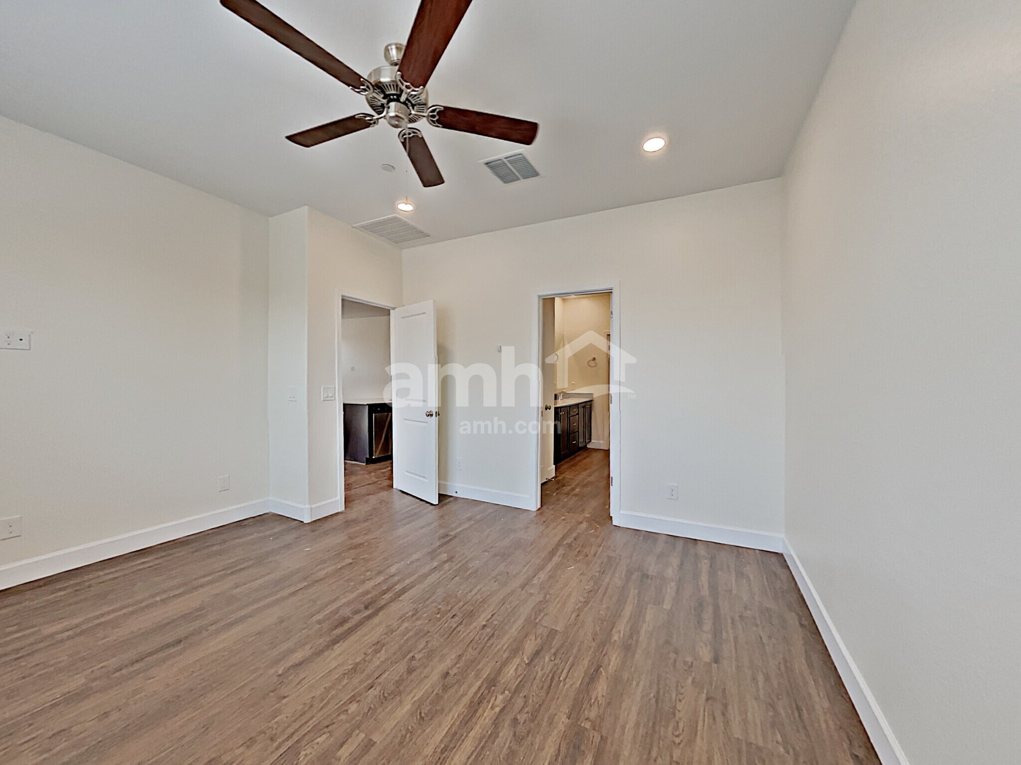 Building Photo - 12514 N 60th Ave