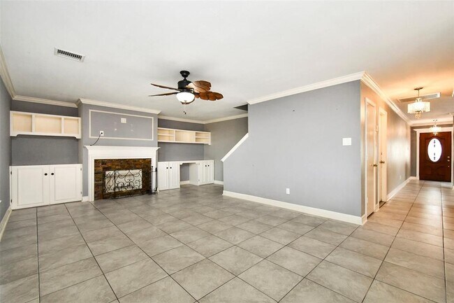 Building Photo - 1430 Acorn Ct