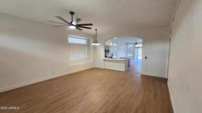 Building Photo - 2050 W Boulder Ct