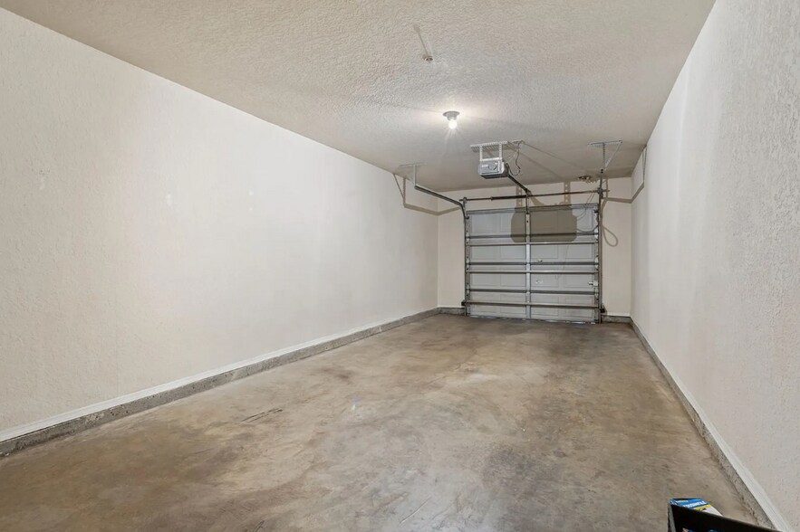 Building Photo - 826 Camargo Way