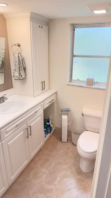 Building Photo - 4031 N Cypress Dr