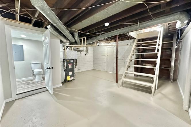 Building Photo - 2303 Maple St