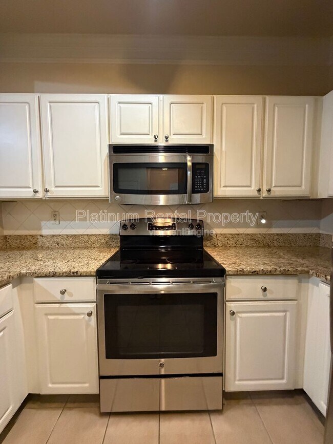 Building Photo - 1850 Cotillion Dr